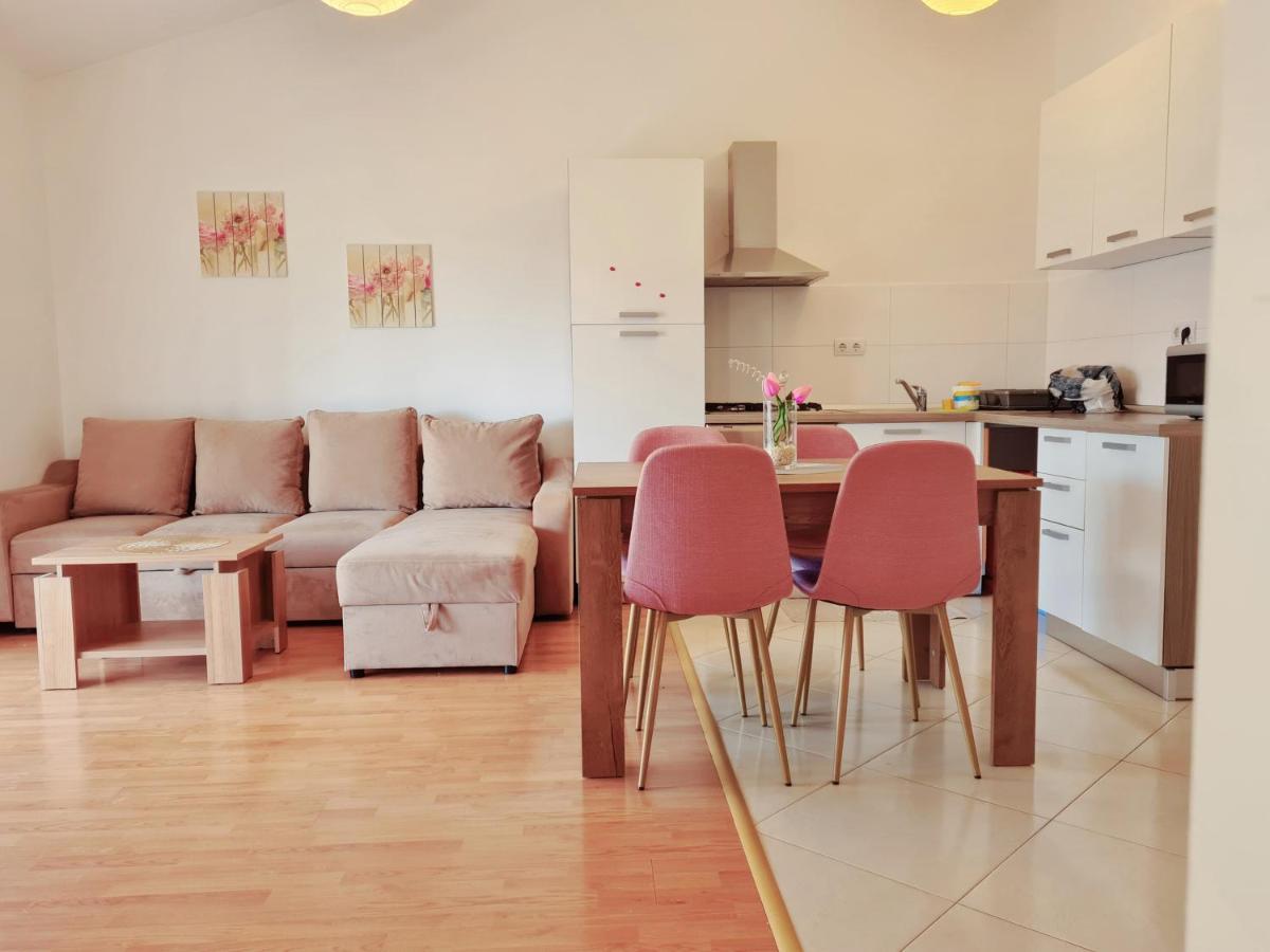 Apartment Nora Near The Beach PUY 외부 사진